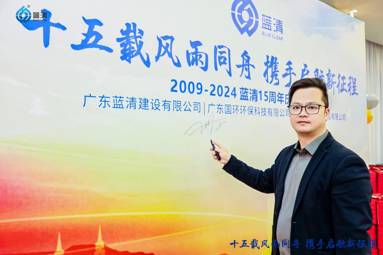 宇树机器人亮相美国达人秀总决赛!21年以来首个晋级的中国团队